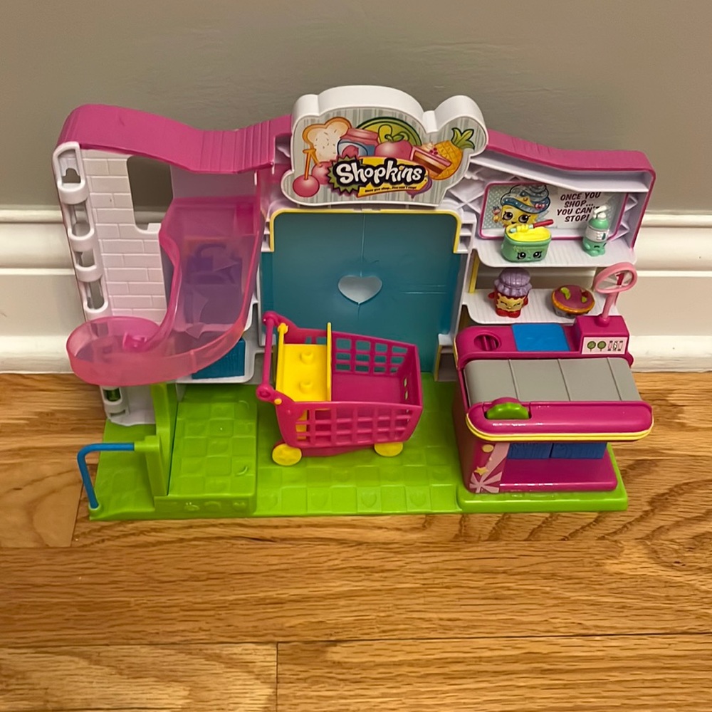 Shopkins Grocery Store.
